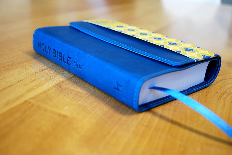 NIV Pocket Soft-Tone Bible With Clasp Hardback